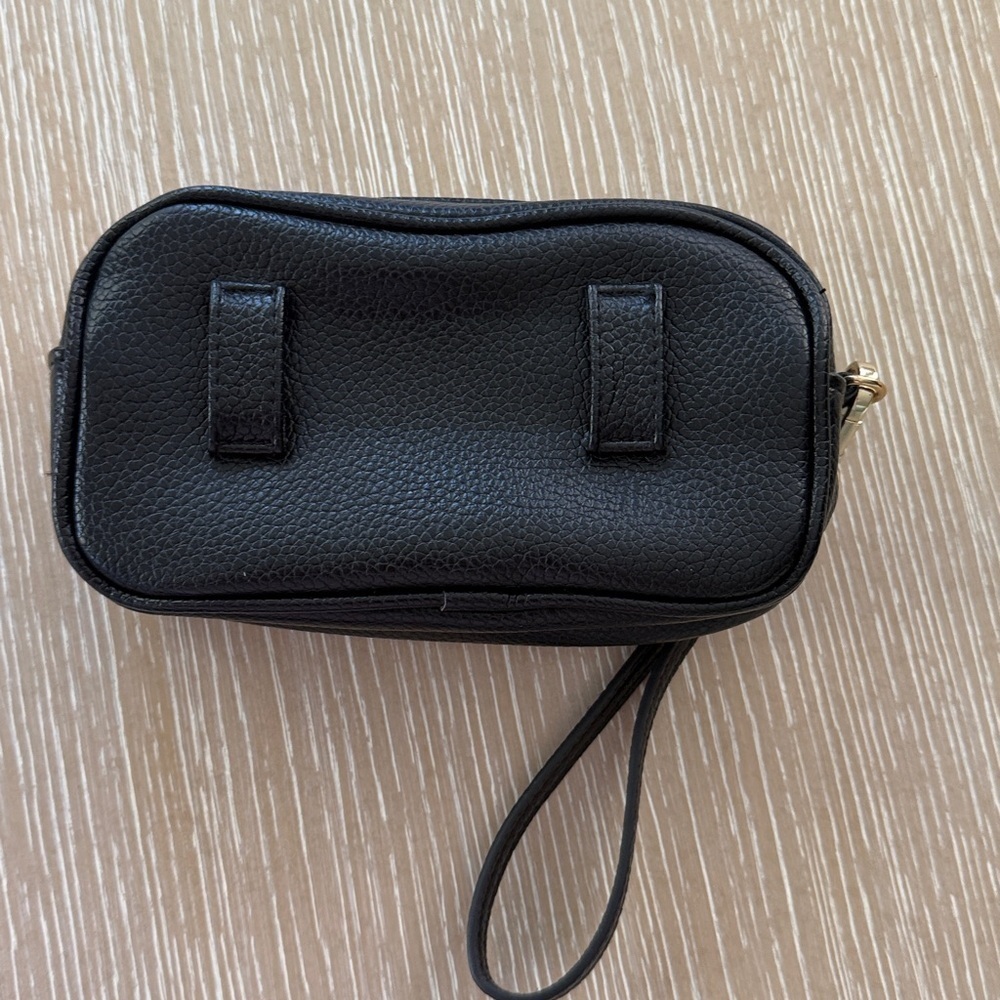 Steve Madden Black Vegan Leather Wristlet Convertible Fanny Bag Gold Accents - Picture 3 of 7